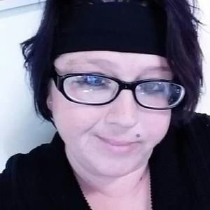 Meet your Posher, Lorie